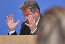 Steuerschätzung: Habeck pocht auf "weitere kraftvolle Anstrengungen" Steuerschätzung: Habeck pocht auf "weitere kraftvolle Anstrengungen"