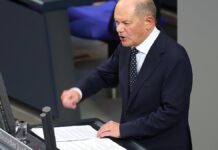 "Gefälschte Zahlen" – Scholz attackiert Merz