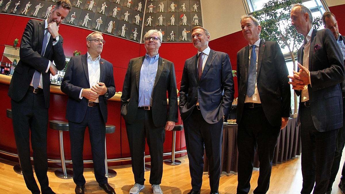 Lindners Wirtschaftsgipfel gestartet - Mittelstand im Fokus