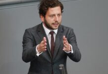 Grünen-Vorsitzkandidat Banaszak sieht FDP vor Ampel-Absprung