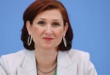 Antidiskriminierungsbeauftragte lobt Selbstbestimmungsgesetz