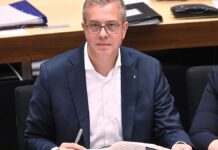 Berlins Finanzsenator bereitet Hauptstadt auf weitere Sparjahre vor