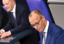 Merz lehnt Gespräche mit "Restregierung" vor Vertrauensfrage ab