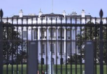 Biden verspricht "friedlichen und geordneten" Machtwechsel