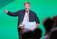 Habeck will als Bundeskanzler die EU "dienend anführen"