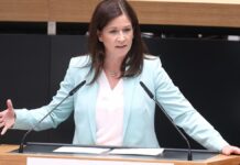 Berlins Bildungssenatorin will neuen Digitalpakt Schule bis Herbst