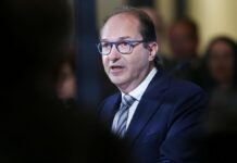 Dobrindt bezeichnet Daniel Günther als "Genosse Günther"