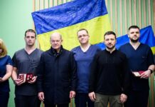 Scholz sagt Ukraine bei Kiew-Besuch weitere Waffenlieferungen zu