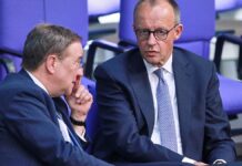 Laschet: "Die Brandmauer zur AfD steht klipp und klar" Laschet: "Die Brandmauer zur AfD steht klipp und klar"