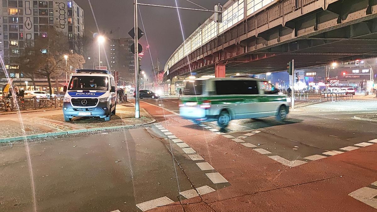 Zu Silvester wieder Angriffe auf Polizei und Feuerwehr