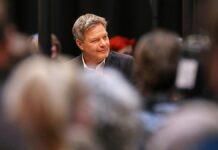 Habeck von vollen Grünen-Wahlkampfveranstaltungen überrascht