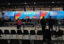 AfD setzt Parteitag in Riesa fort – Debatte über JA erwartet