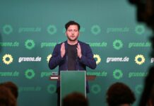 Banaszak: Union würde "Deutschland zum Industriemuseum machen"