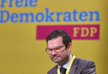 Buschmann bekräftigt Ablehnung von Koalition mit den Grünen