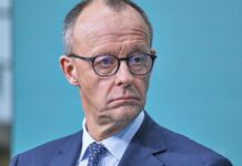 Merkel gratuliert Merz per SMS zum Wahlsieg