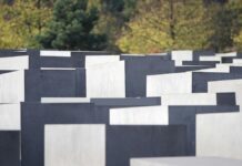 Angriff an Holocaust-Mahnmal: Ermittler gehen von Antisemitismus aus