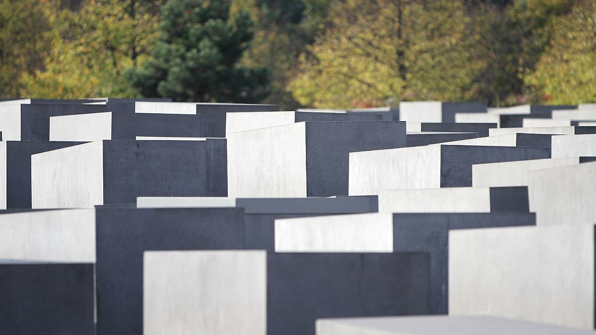 Angriff an Holocaust-Mahnmal: Ermittler gehen von Antisemitismus aus