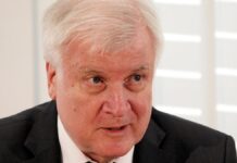 Seehofer schockiert über geplante Neuverschuldung