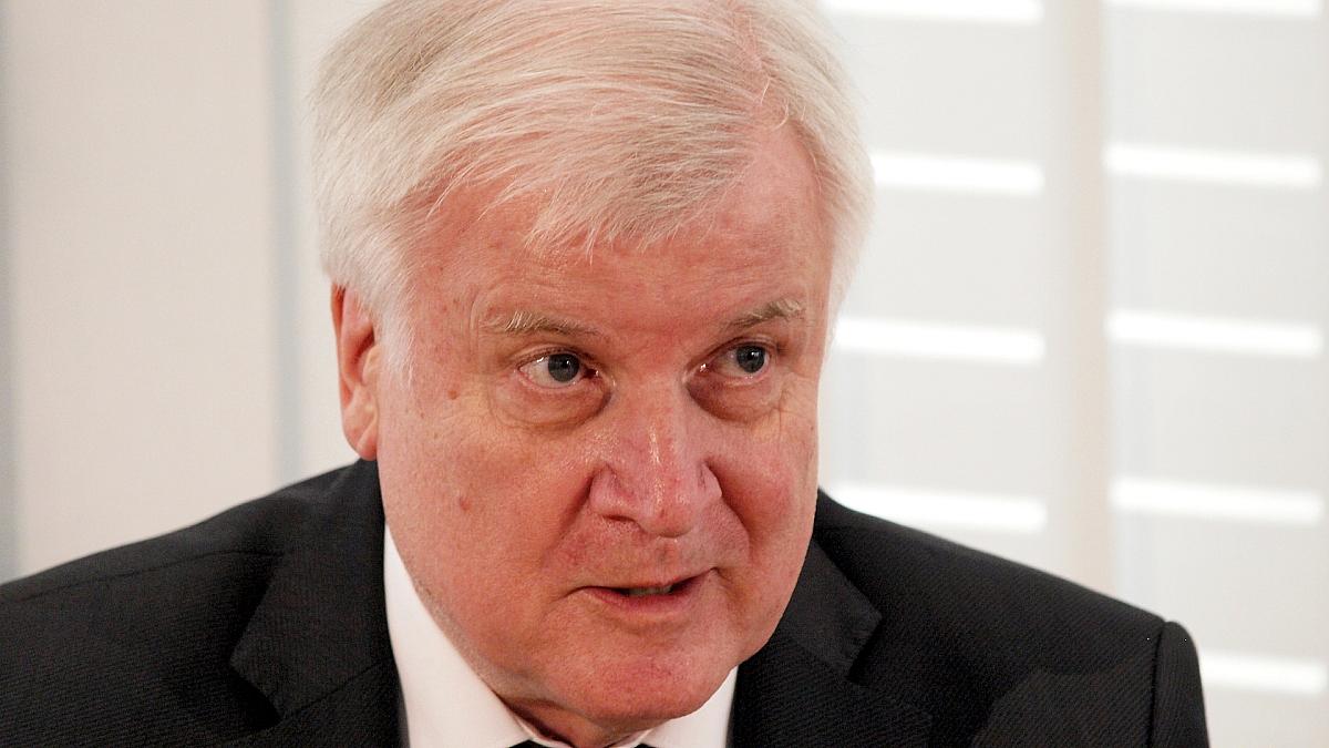 Seehofer schockiert über geplante Neuverschuldung