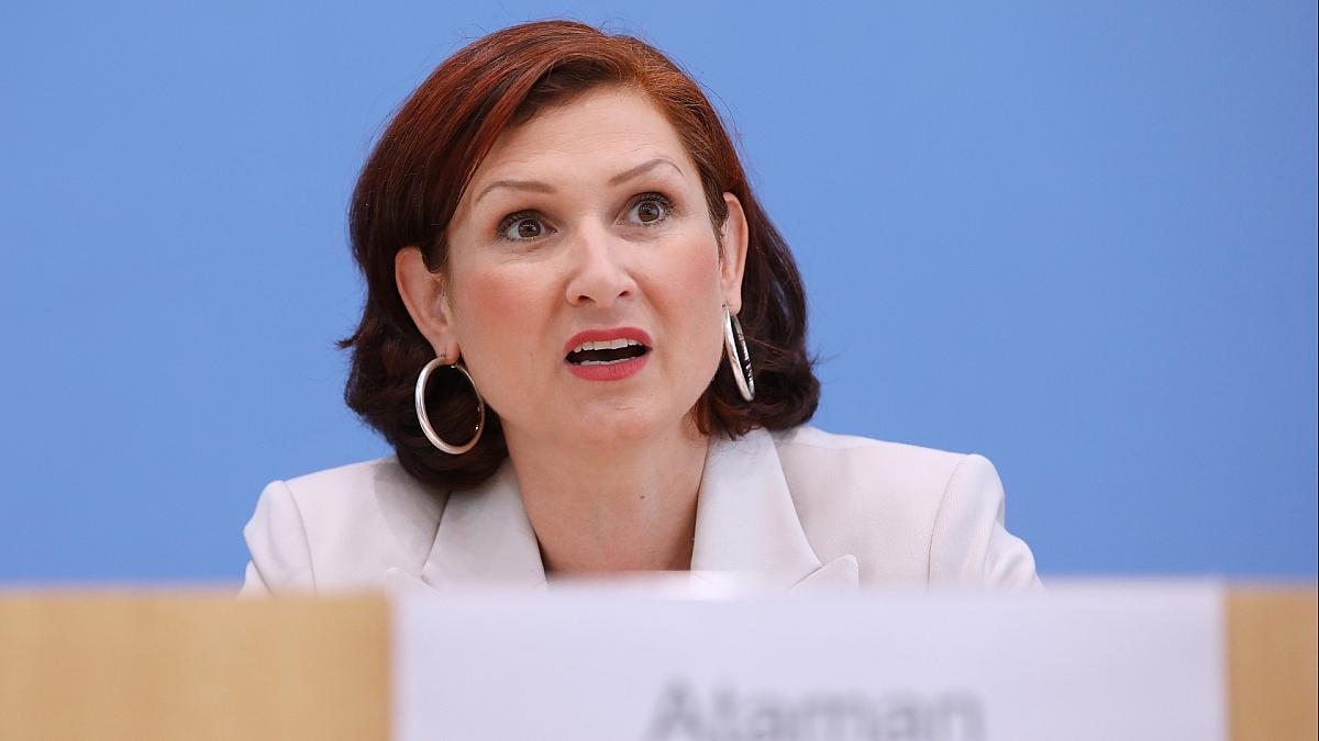 Ataman drängt auf Regelungen für mehr Lohntransparenz