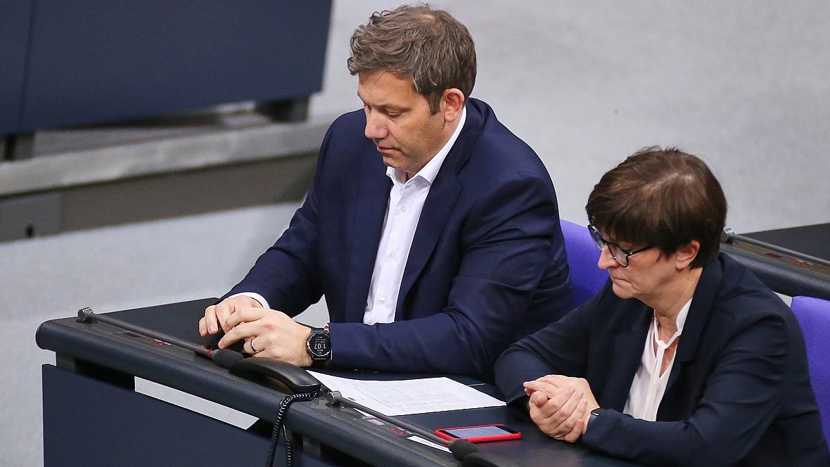 SPD-Arbeitsgemeinschaft verlangt neue Parteispitze