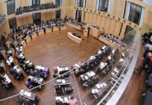 Bayaz sieht Zustimmung zu Schuldenpaket im Bundesrat skeptisch