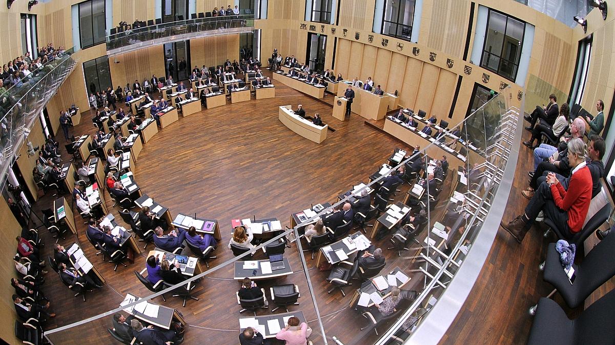 Bayaz sieht Zustimmung zu Schuldenpaket im Bundesrat skeptisch