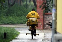 Post-Vorständin drängt auf höheres Briefporto