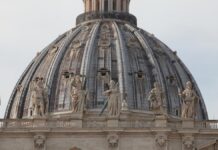 Tausende nehmen bei Trauerfeier Abschied von Papst Franziskus