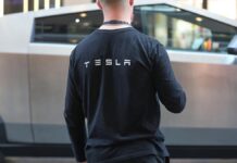 Tesla meldet kräftigen Gewinneinbruch