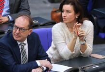 Auch CSU benennt Ministerriege – Dobrindt wird Innenminister