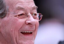 Müntefering begrüßt Debatte über längeres Arbeiten