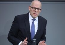 Ex-Transatlantikkoordinator: Trump und Putin nicht gleichsetzen