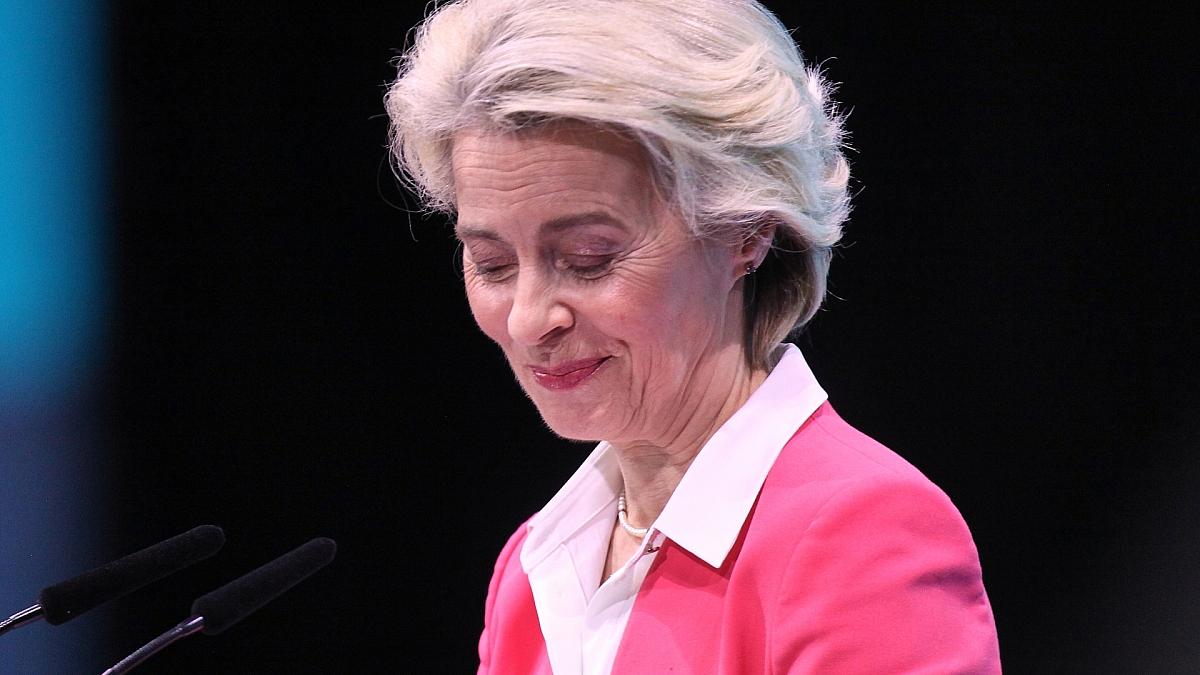 Von der Leyen mit Karlspreis ausgezeichnet