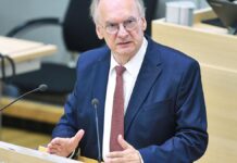 Haseloff sieht eigene Verantwortung zum Wahlsieg gegen AfD Haseloff sieht eigene Verantwortung zum Wahlsieg gegen AfD