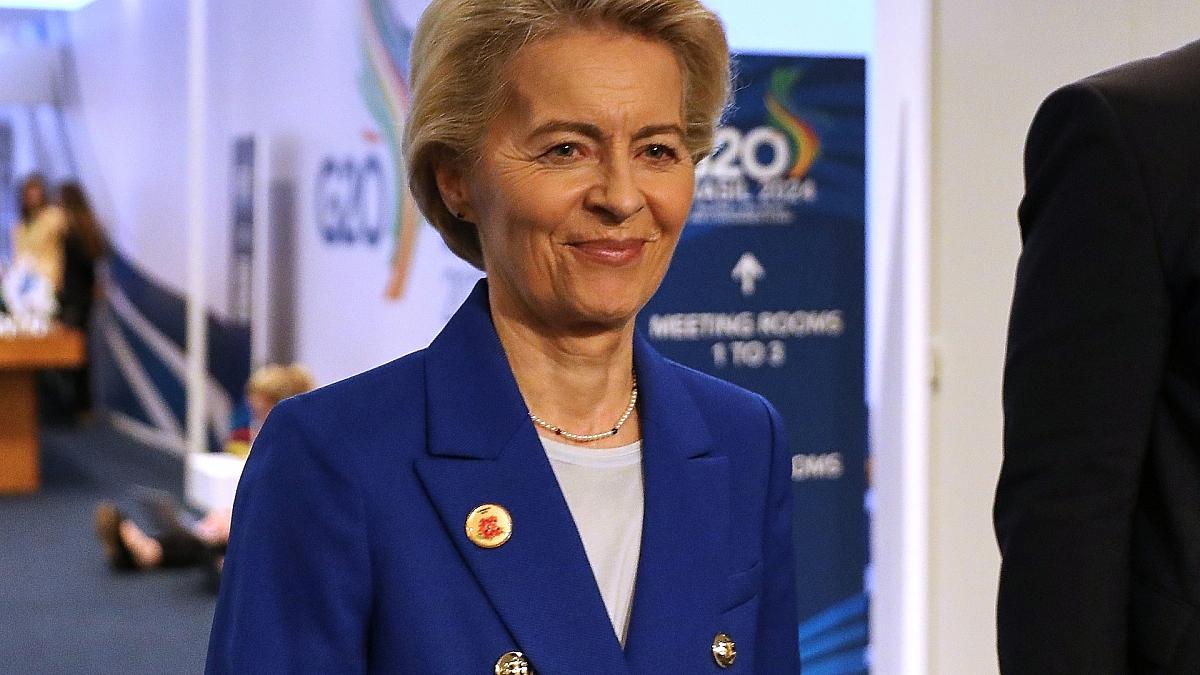 Laschet verteidigt Karlspreis für von der Leyen
