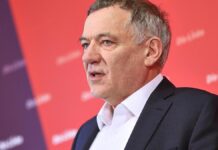 Van Aken kritisiert Sanktionspolitik von Merz