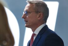 Manager als erfolgreiche Minister für 66 Prozent vorstellbar Manager als erfolgreiche Minister für 66 Prozent vorstellbar