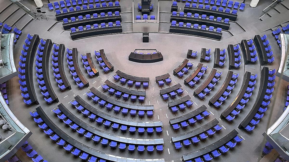 Bundestag soll im September früher aus der Sommerpause kommen
