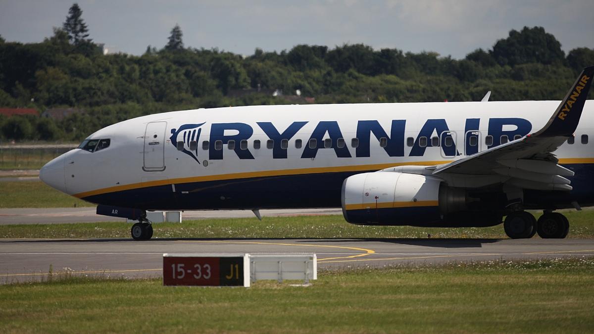 Ryanair-Maschine muss in Memmingen notlanden - Mehrere Verletzte
