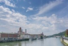 Auto erfasst in Passau mehrere Menschen