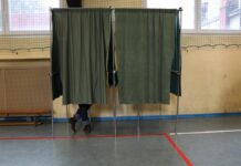 Extrem enges Rennen bei Präsidentenstichwahl in Polen