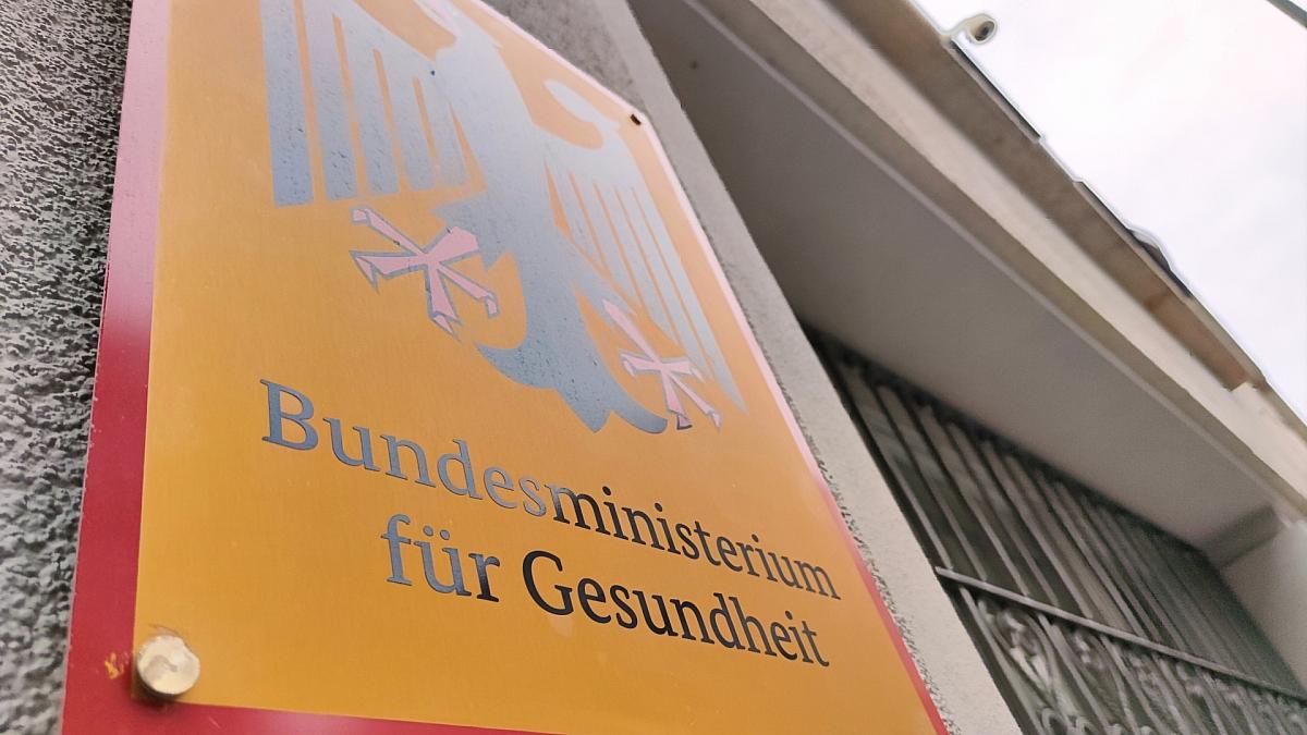 dts_image_33548_aefbnsnrfr_371_1200_675.jpg Gesundheitsministerium hält Masken-Bericht für fehlerhaft