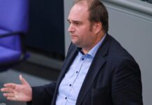 SPD-Abgeordneter Roloff sitzt in Tel Aviv fest