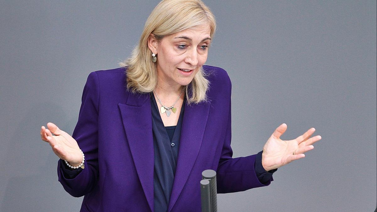 Kassen erzielen hohen Überschuss - Warken sieht keine Entspannung
