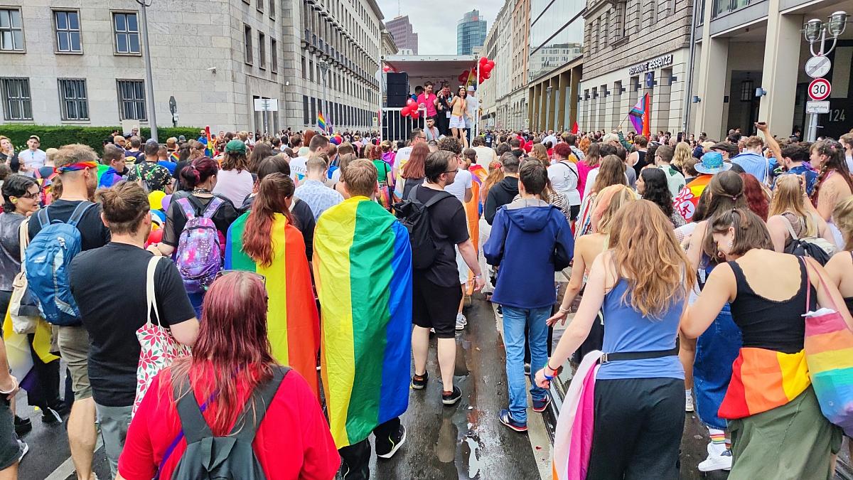 Übergriffe auf CSD-Veranstaltungen - Länder schlagen Alarm