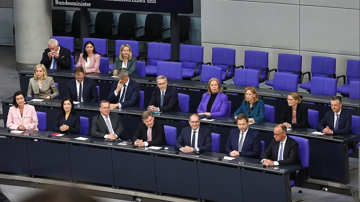 Bericht: Bundesregierung will sich 208 neue Stellen schaffen