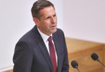 Lies sorgt sich um jüdische Einrichtungen