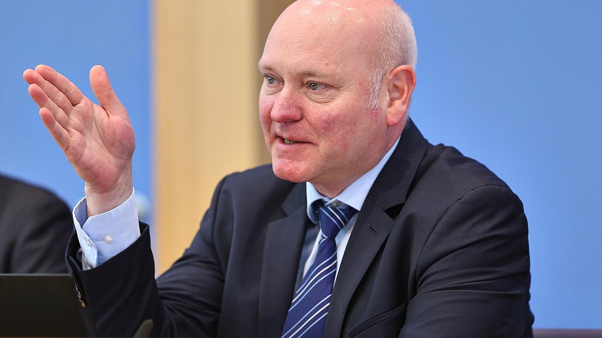 Truger: Mindestlohn notfalls "per Gesetz auf 15 Euro anheben"