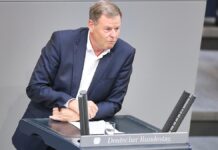 Masken-Gutachten: Linken bringt Untersuchungsausschuss ins Spiel